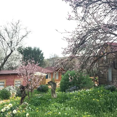Kır Evi Oread Garden Kaş